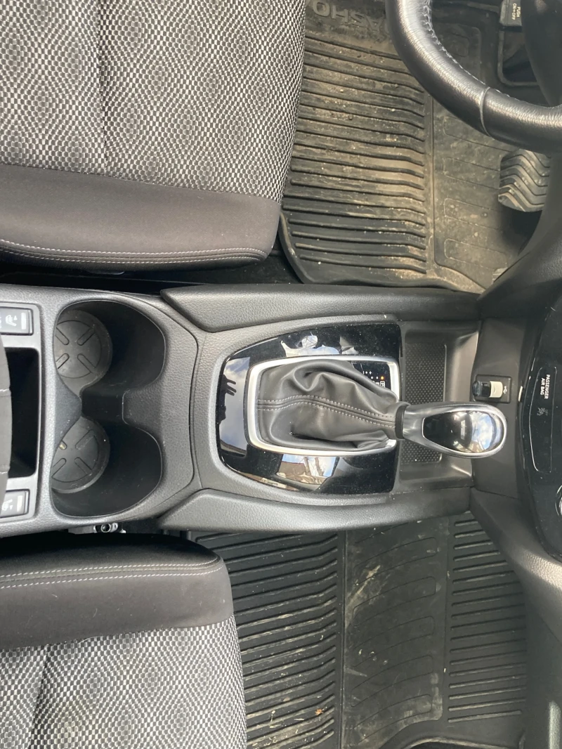 Nissan Qashqai SV AWD, снимка 13 - Автомобили и джипове - 52651404