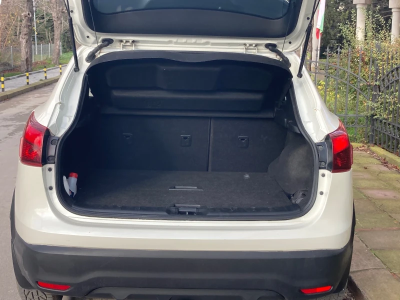 Nissan Qashqai SV AWD, снимка 7 - Автомобили и джипове - 52651404