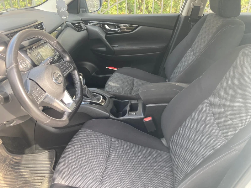 Nissan Qashqai SV AWD, снимка 9 - Автомобили и джипове - 52651404