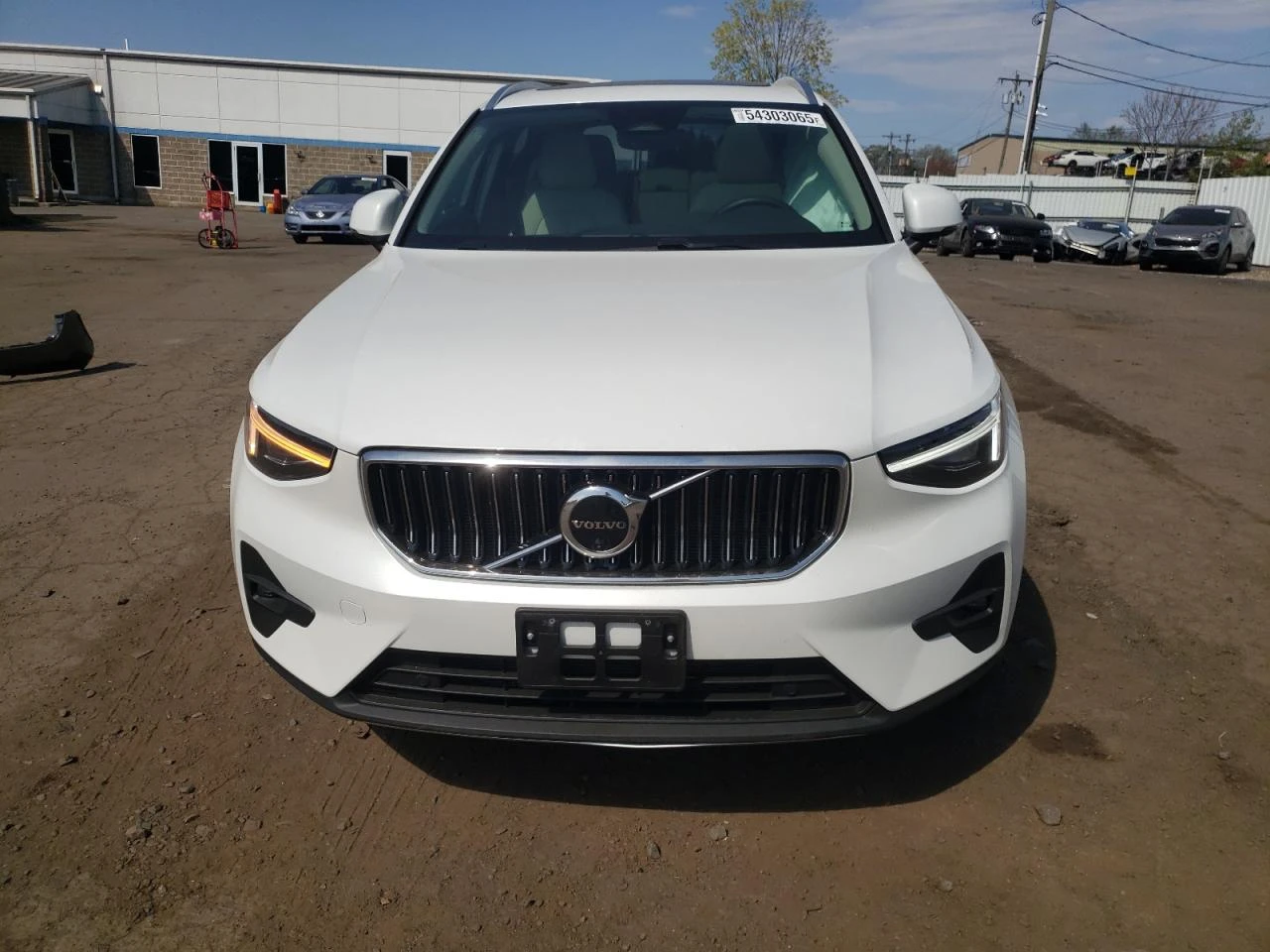 Volvo XC40 PLUS - изображение 5