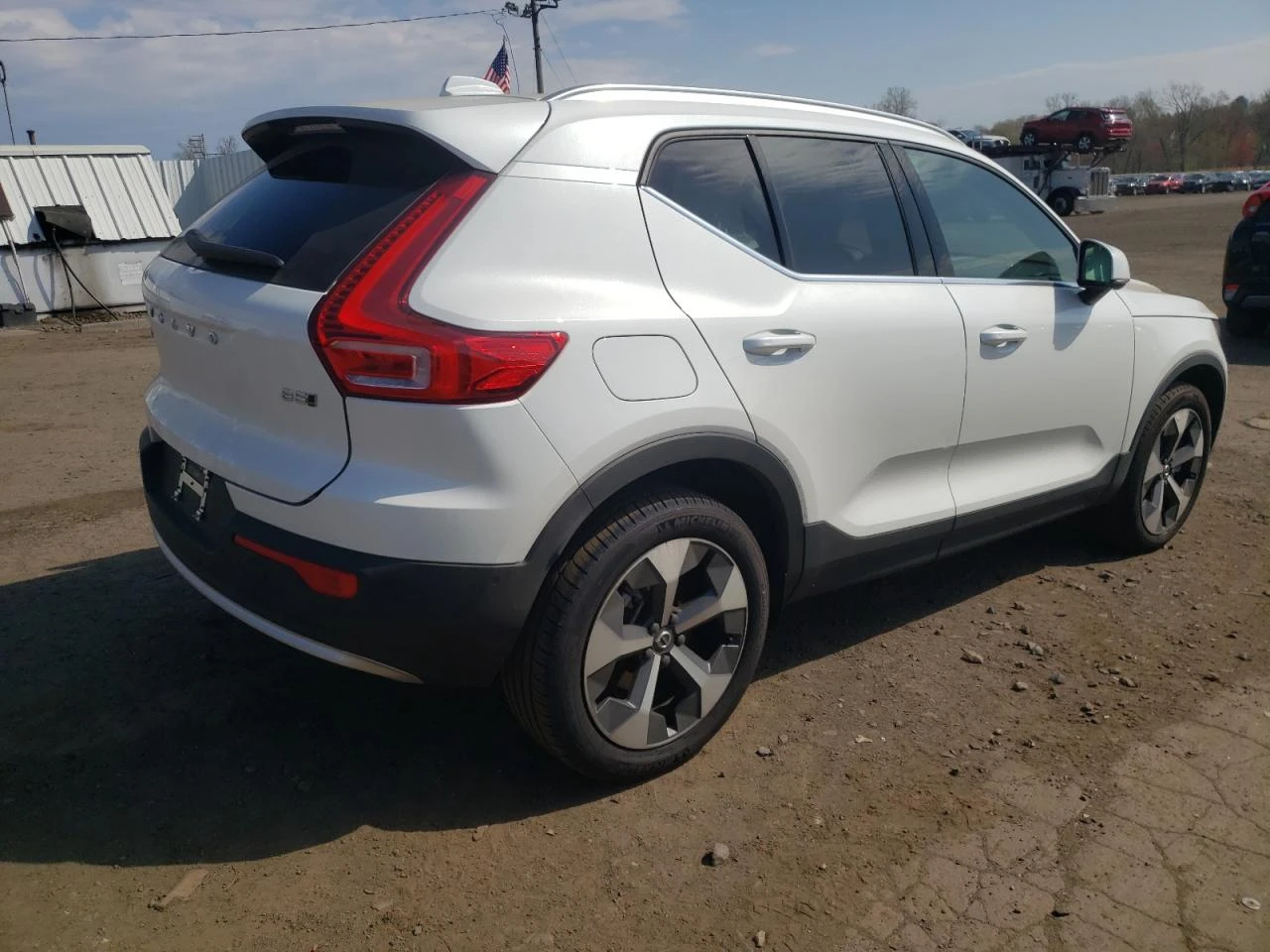 Volvo XC40 PLUS - изображение 3