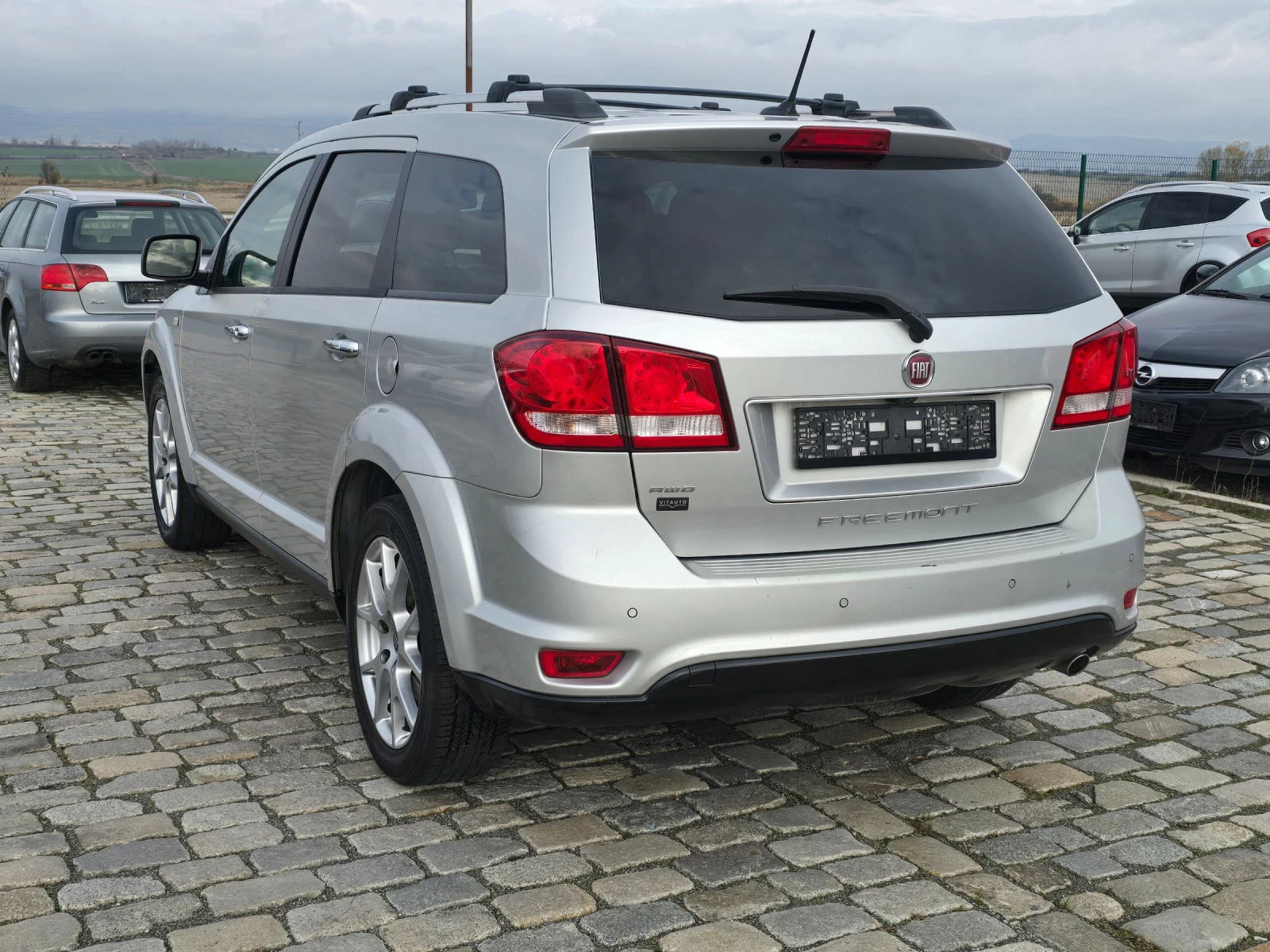 Fiat Freemont 2.0D 170 44 7  172000 .  | Mobile.bg   7