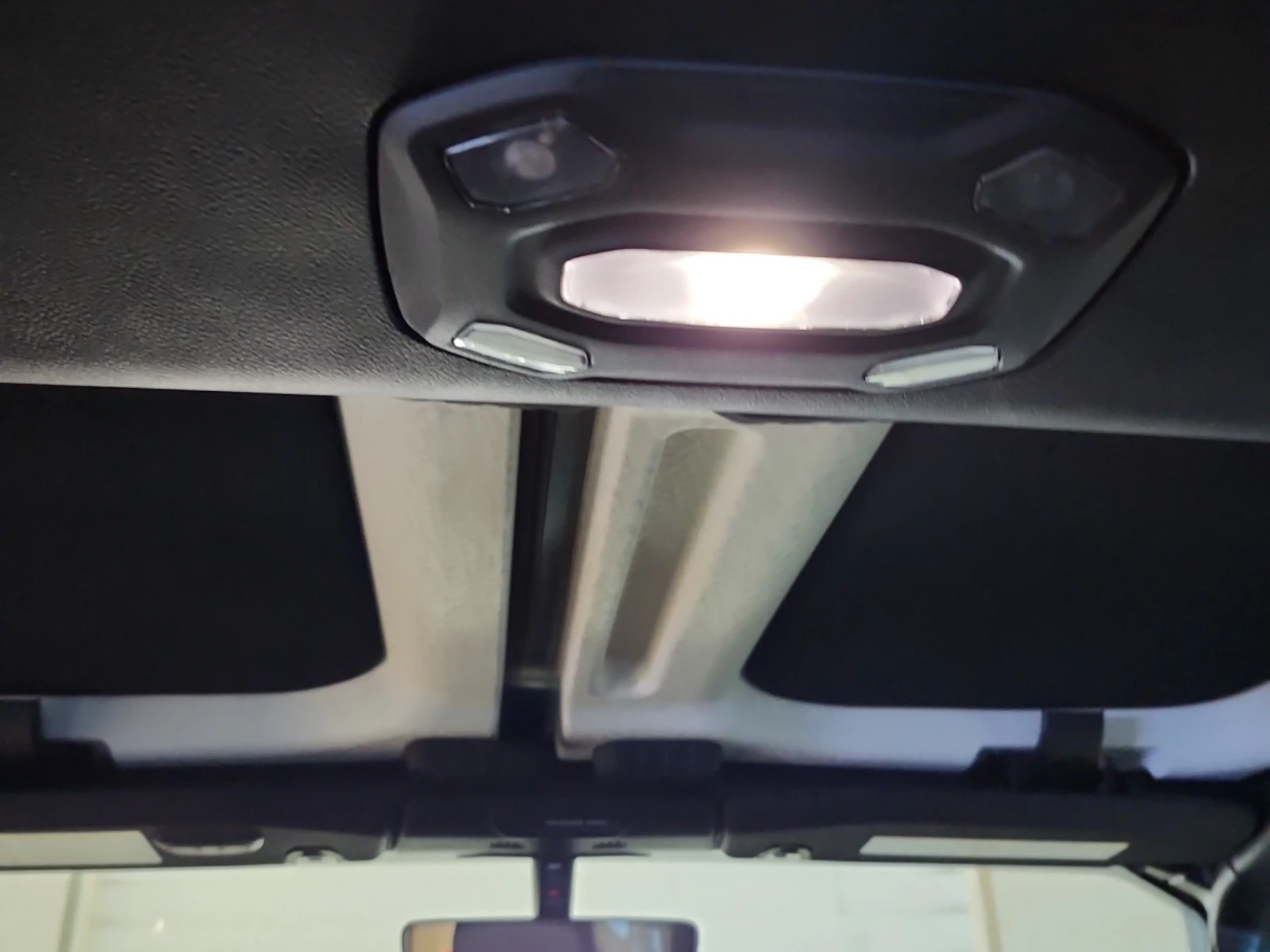 Jeep Wrangler UNLIMITED| SAHARA| PANO| 2 �����| CARFAX  | Mobile.bg � ����������� 15