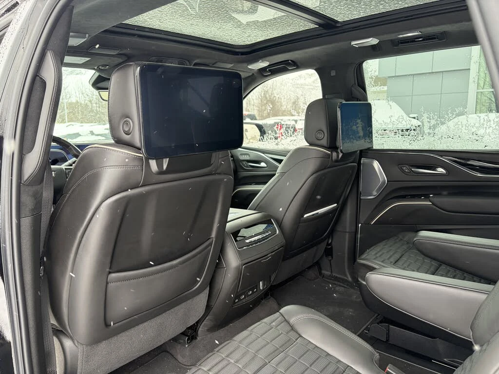 Cadillac Escalade V 4WD 6.2L V8 682кс * Kрайна цена до БГ*  - изображение 8