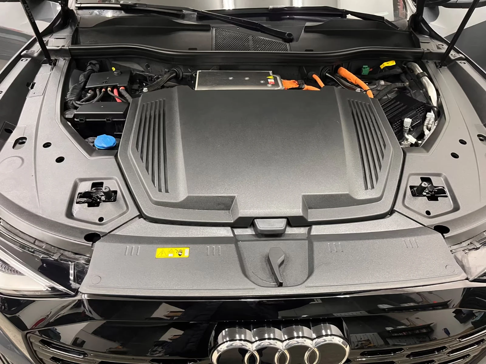 Audi Q8 50e-tron/340HP/S-LINE/MATRIX/CAM/HUD/MEMO/375q | Mobile.bg � ����������� 14