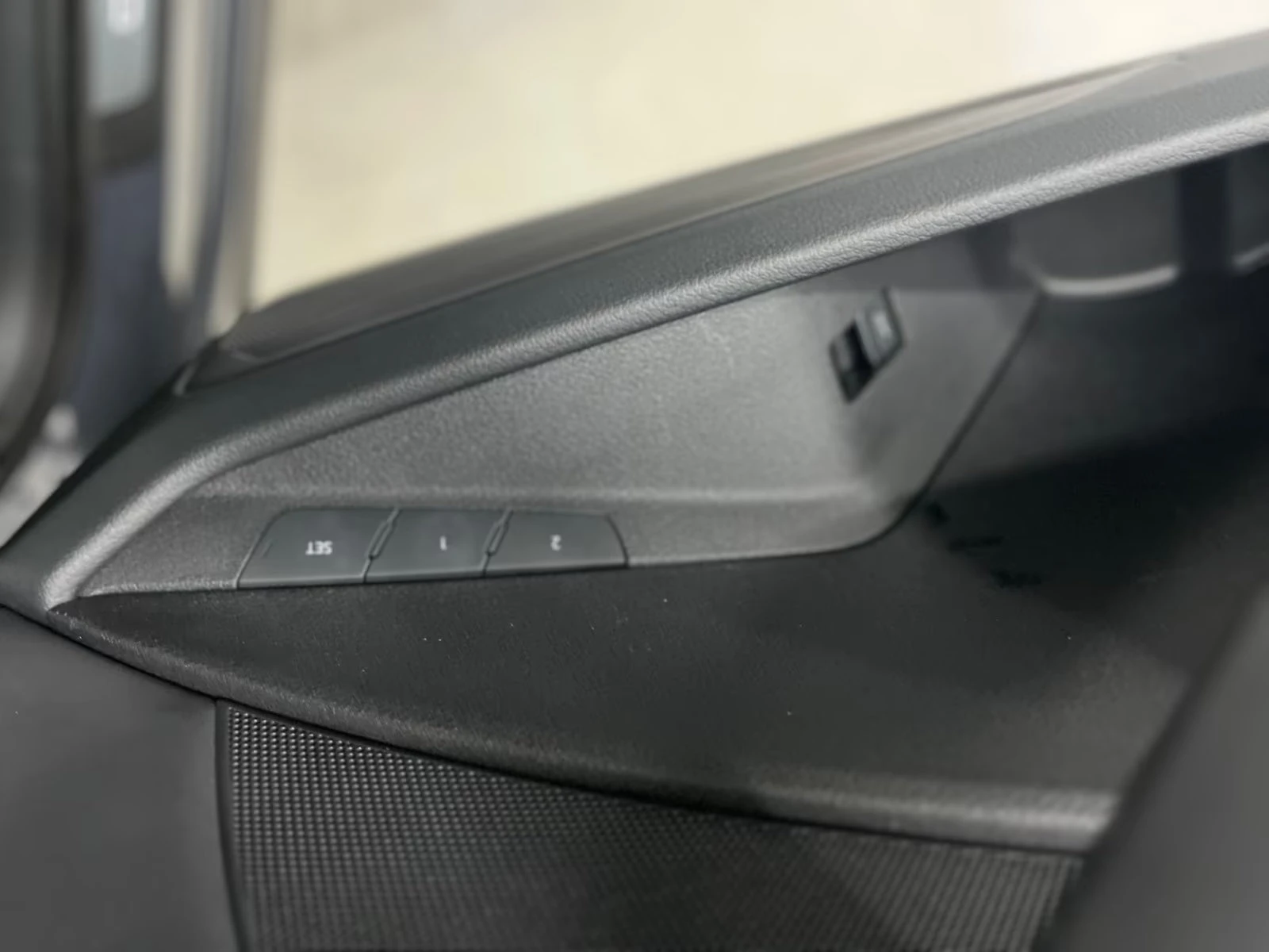 Audi Q8 50e-tron/340HP/S-LINE/MATRIX/CAM/HUD/MEMO/375q | Mobile.bg � ����������� 12