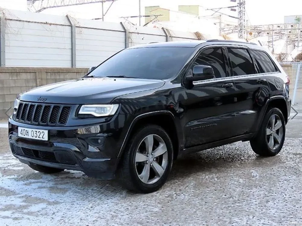 Jeep Grand cherokee 3.6 Overland, снимка 2 - Автомобили и джипове - 55077307