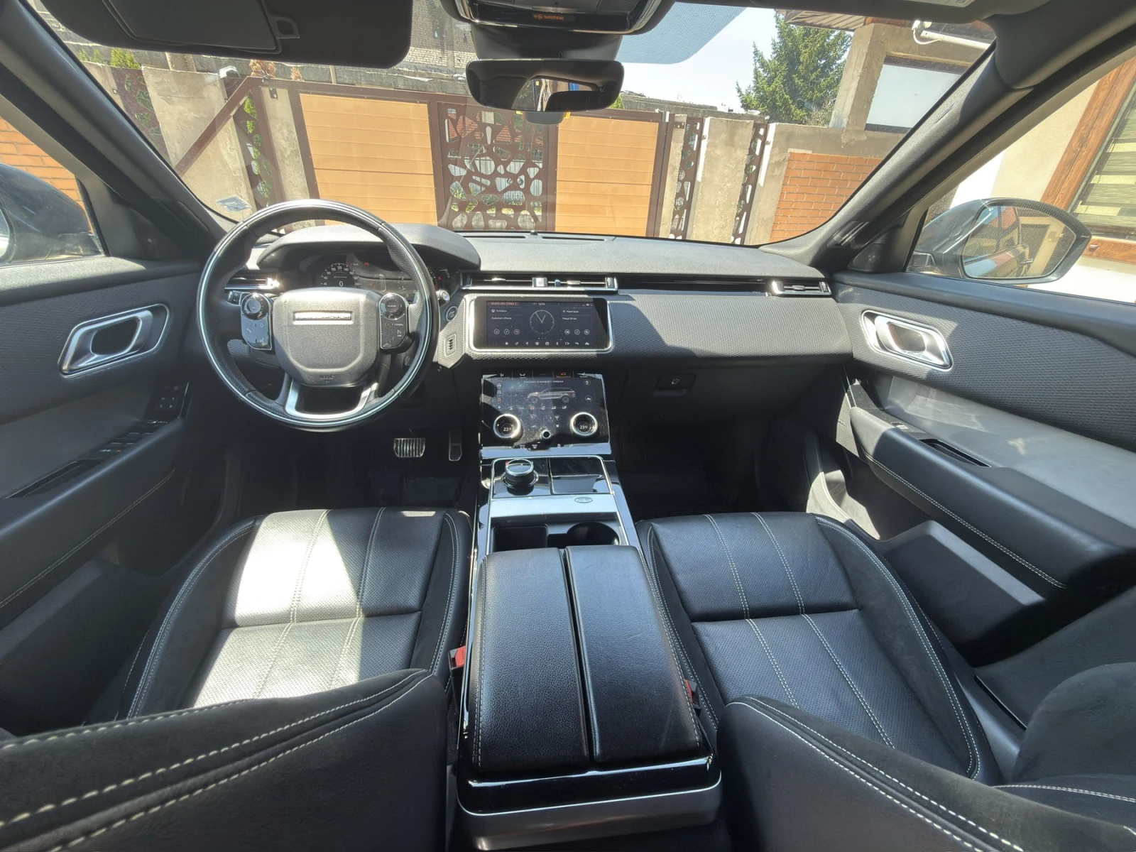 Land Rover Range Rover Velar R-DYNAMIC S 2.0 I4 300 PS, снимка 12 - Автомобили и джипове - 55462970