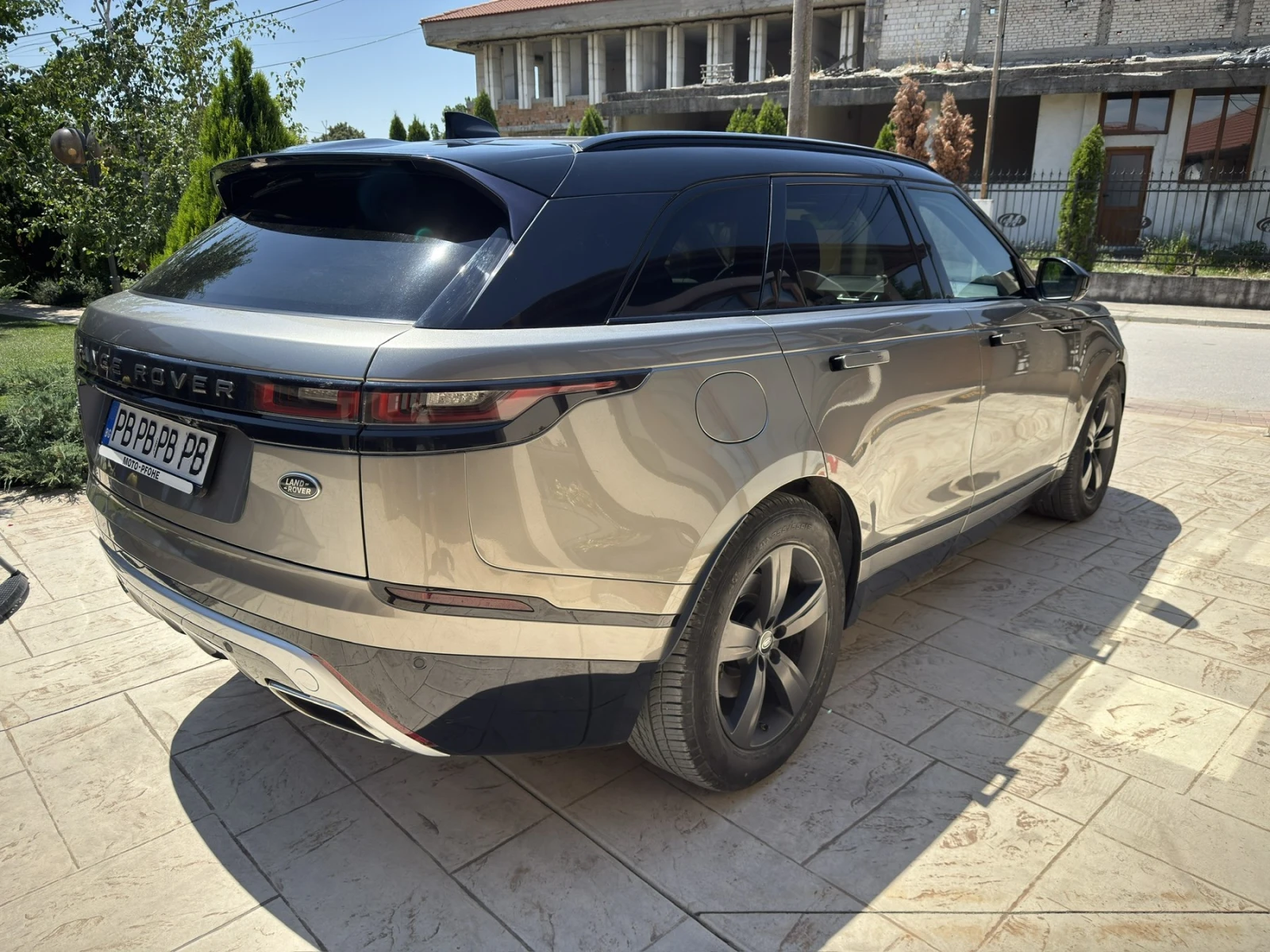 Land Rover Range Rover Velar R-DYNAMIC S 2.0 I4 300 PS, снимка 4 - Автомобили и джипове - 55462970