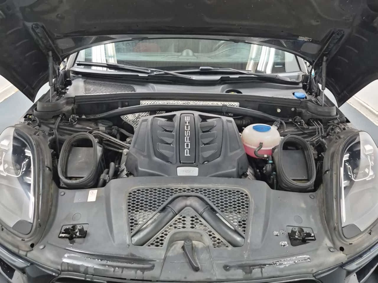 Porsche Macan * GTS * CARFAX * БЕЗ ПЪРВОНАЧАЛНА ВНОСКА, снимка 12 - Автомобили и джипове - 55677706