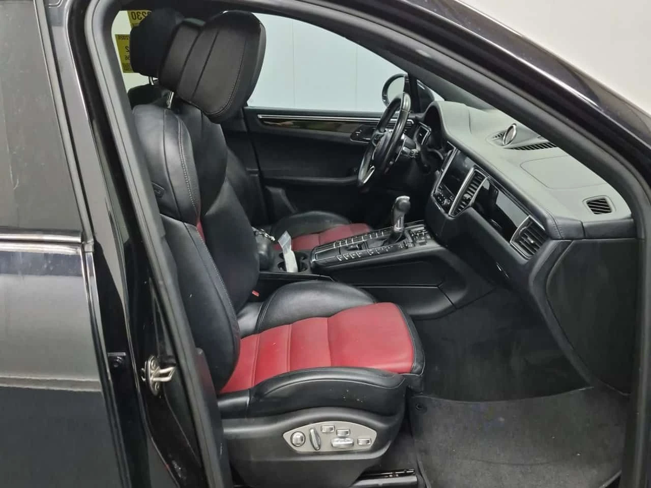 Porsche Macan * GTS * CARFAX * БЕЗ ПЪРВОНАЧАЛНА ВНОСКА, снимка 13 - Автомобили и джипове - 55677706