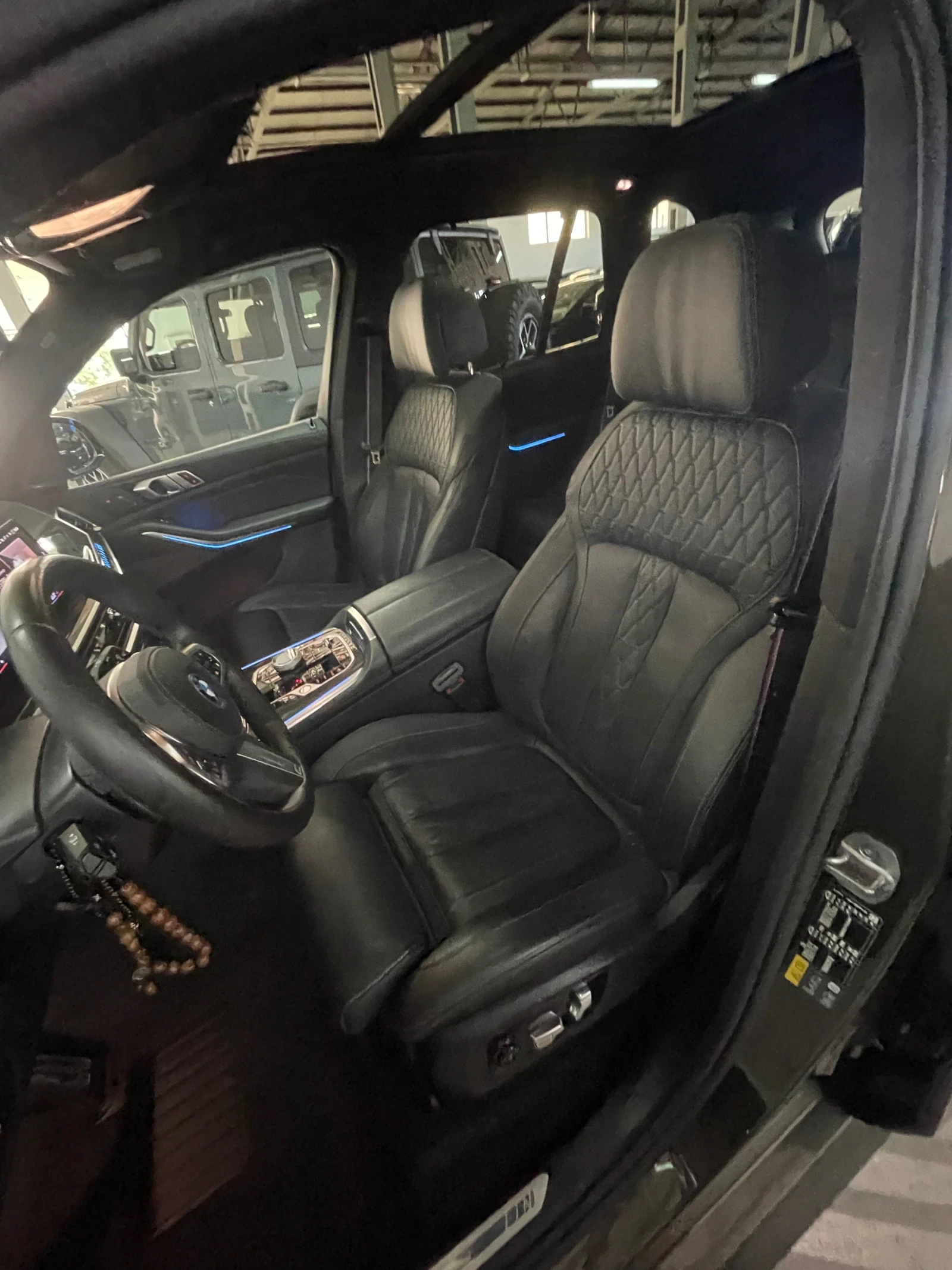 BMW X5 50Ee/Mпак/harman/kardon/обдух/вакум/подгр/панор/ФУ, снимка 11 - Автомобили и джипове - 56144414