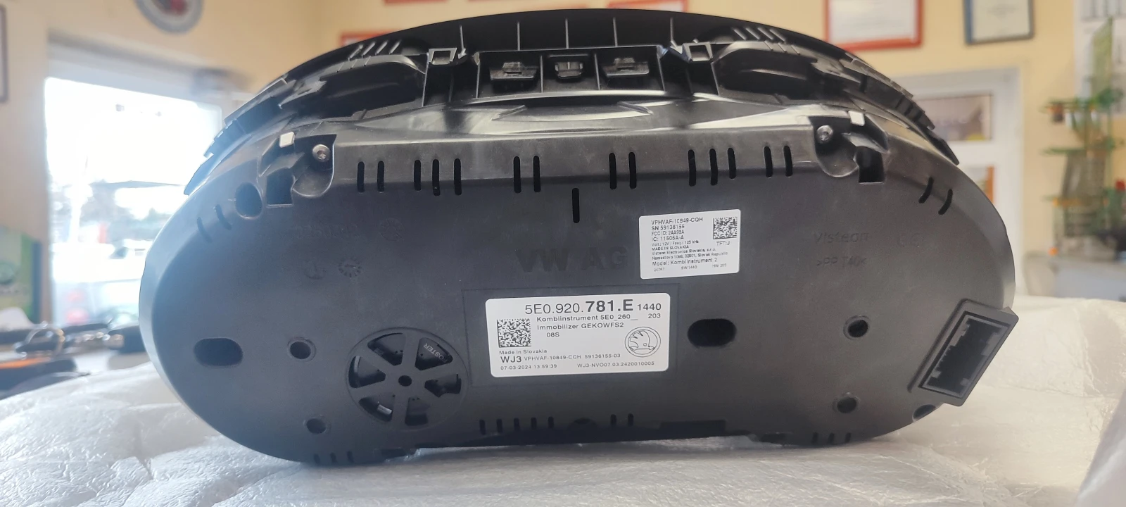 Оригинално табло (километраж) Skoda Octavia 3 - 5E0 920 781 E, снимка 4 - Части - 53956728