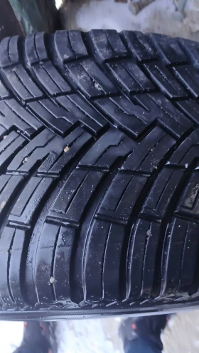 Гуми Всесезонни 235/60R18, снимка 3