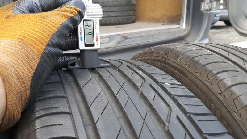 Гуми Летни 215/55R17, снимка 5 - Гуми и джанти - 29340959