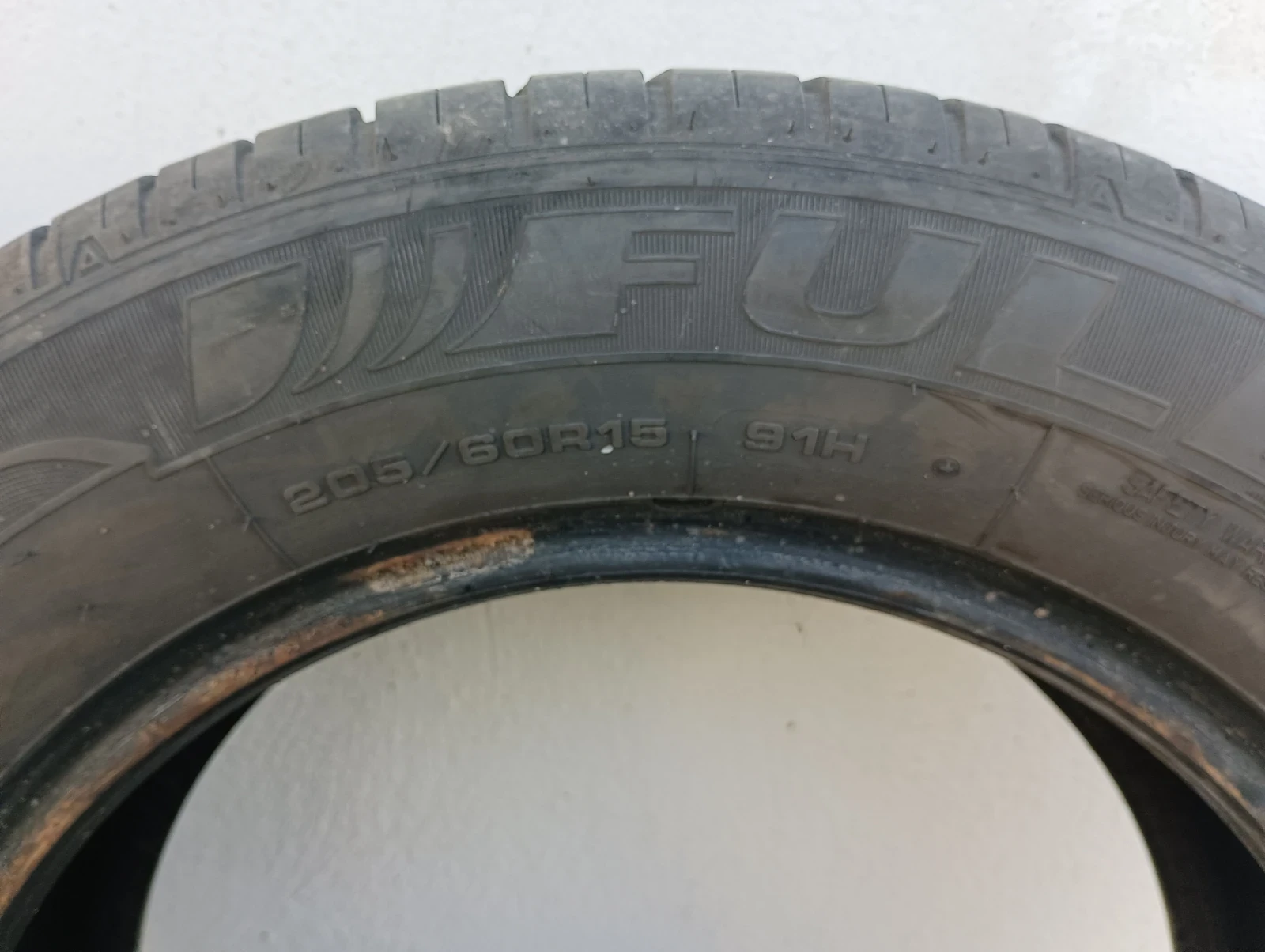 Гуми Летни 205/60R15, снимка 4 - Гуми и джанти - 54096651