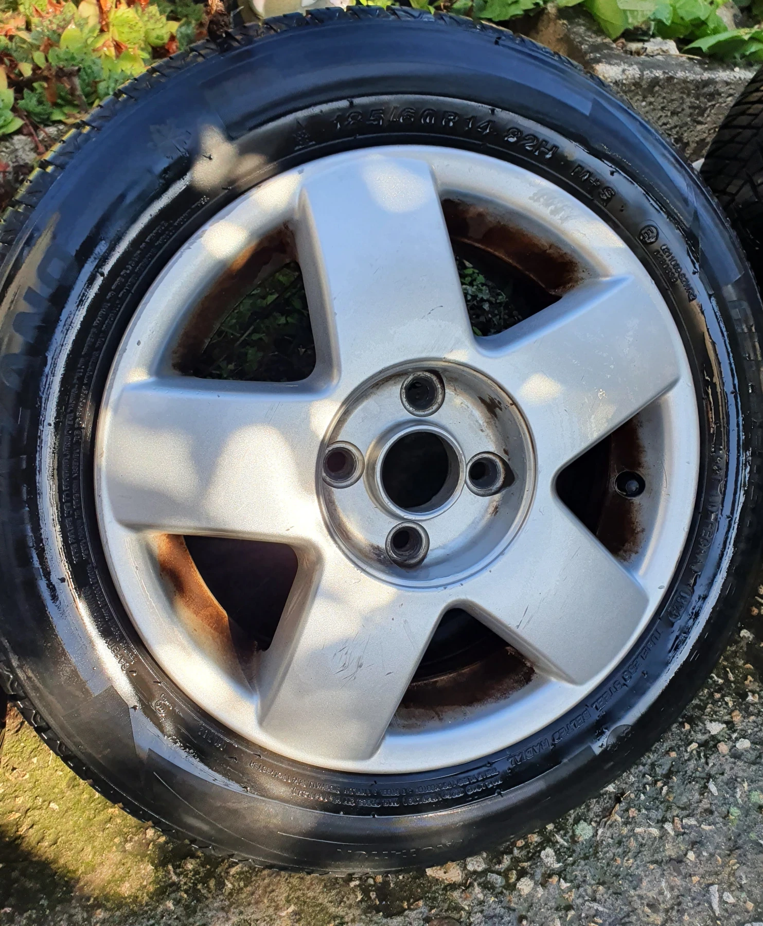 ���� � ������ 185/60R14 | Mobile.bg � ����������� 2