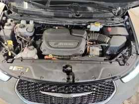 Chrysler Pacifica  TOURING L| 360 КАМЕРИ| DISTRONIC| 2 КЛЮЧА| ПАНО , снимка 15