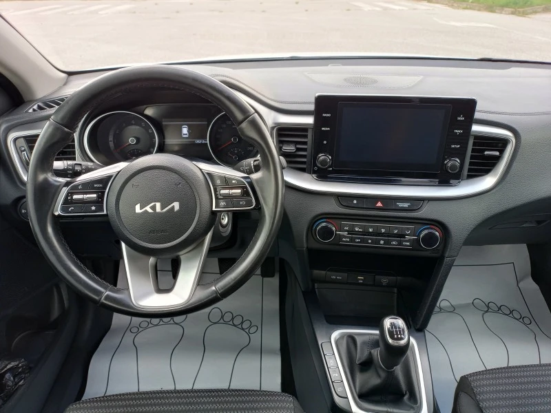 Kia Ceed 1.0 TGDI EURO6 КАТО НОВА, снимка 10 - Автомобили и джипове - 45860900