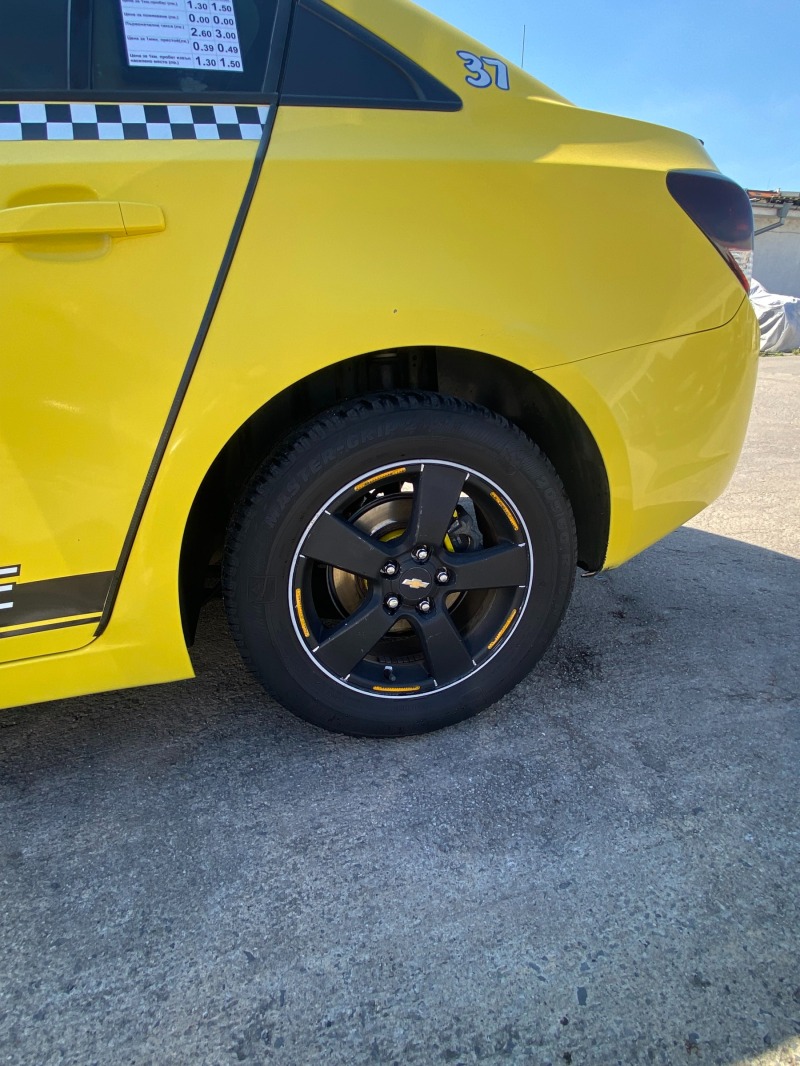 Chevrolet Cruze 1.6, снимка 4 - Автомобили и джипове - 45992336