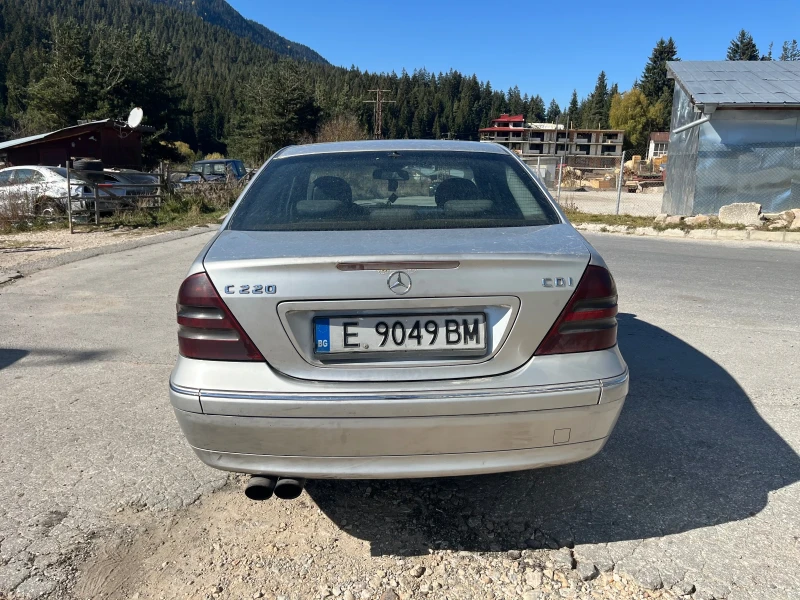 Mercedes-Benz C 220 143к.с, снимка 6 - Автомобили и джипове - 47669175