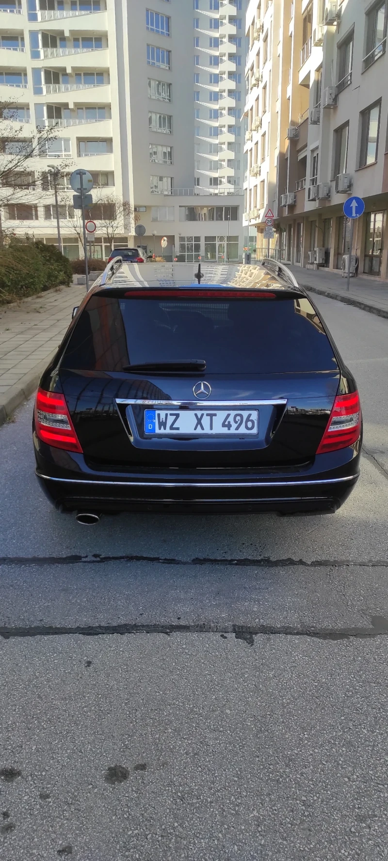 Mercedes-Benz C 220 Facelift, Avantgarde, Bixenon, подгрев, парктроник, снимка 8 - Автомобили и джипове - 48236230