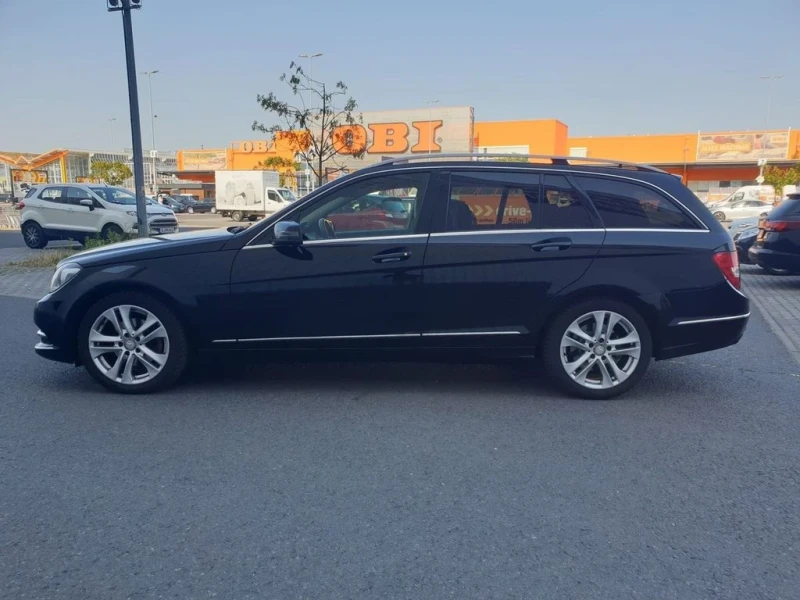 Mercedes-Benz C 220 Facelift, Avantgarde, Bixenon, подгрев, парктроник, снимка 2 - Автомобили и джипове - 48236230