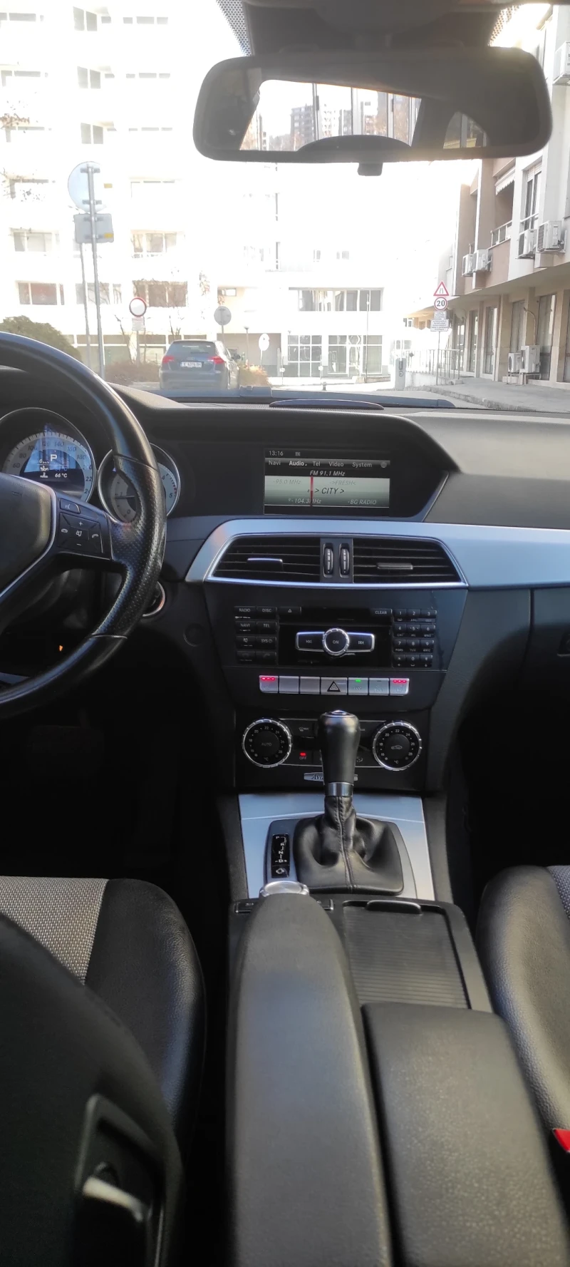 Mercedes-Benz C 220 Facelift, Avantgarde, Bixenon, подгрев, парктроник, снимка 10 - Автомобили и джипове - 48236230