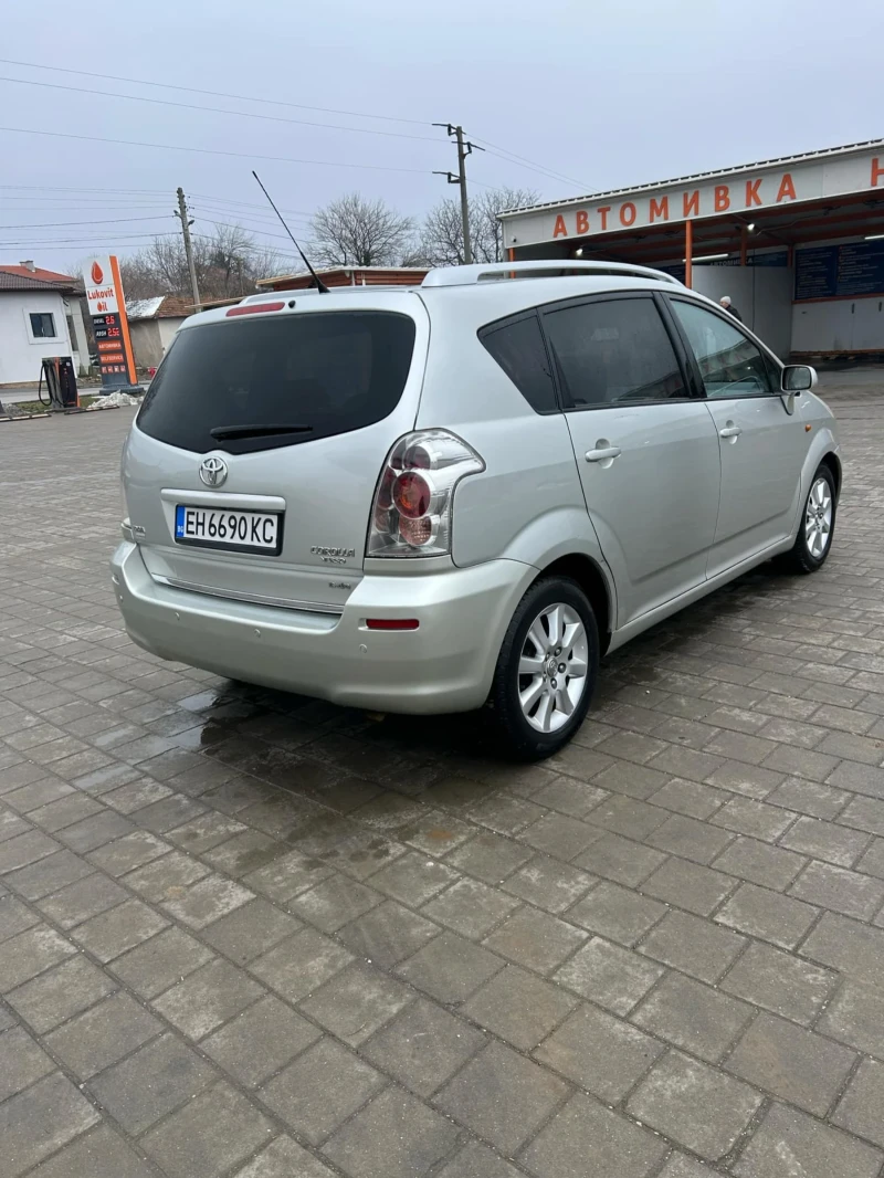 Toyota Corolla verso, снимка 3 - Автомобили и джипове - 49269652