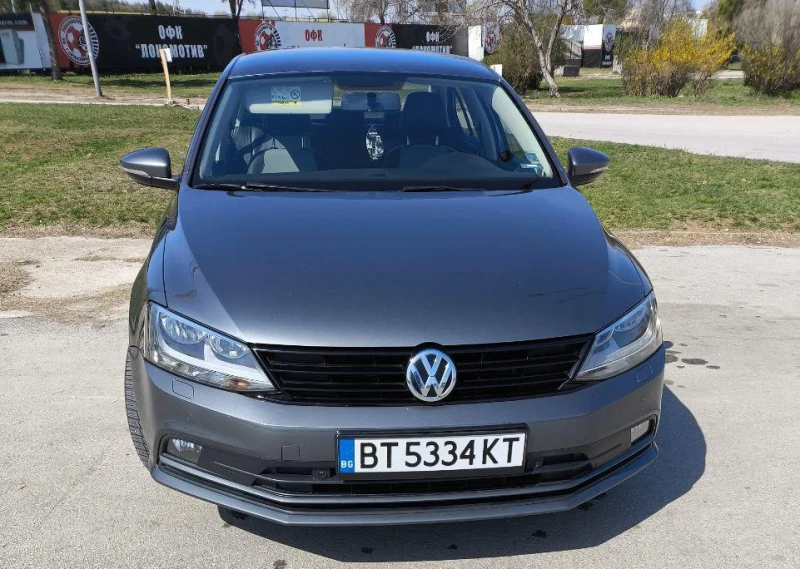 VW Jetta, снимка 1 - Автомобили и джипове - 49598898