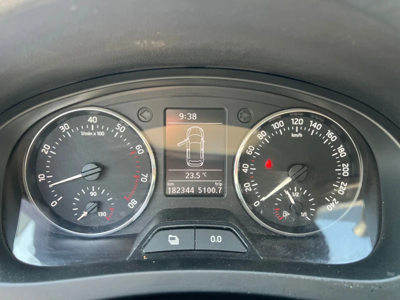 Skoda Rapid 1.2TSi AMBiTiON Euro 5B Лизинг, снимка 11 - Автомобили и джипове - 51299357