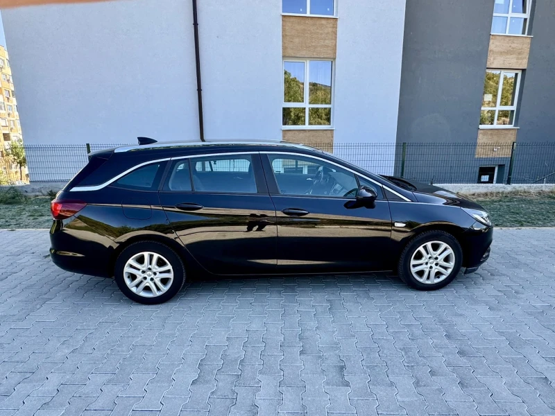Opel Astra 1.6 CDTI , снимка 3 - Автомобили и джипове - 52638520