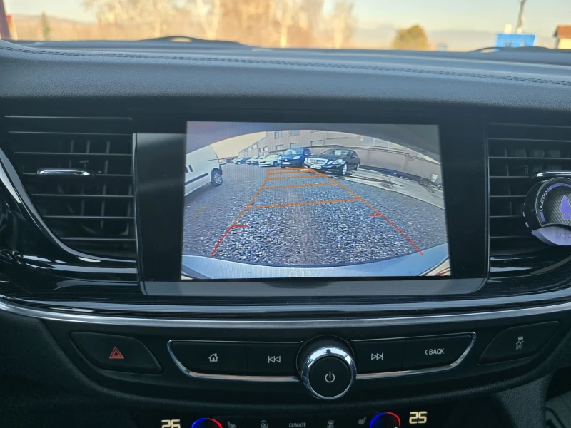 Opel Insignia, снимка 15 - Автомобили и джипове - 52858034