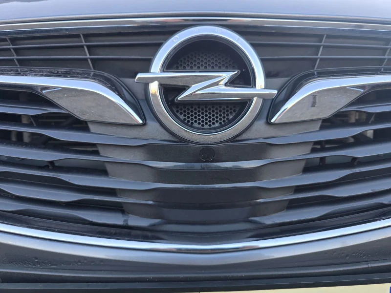 Opel Insignia, снимка 4 - Автомобили и джипове - 52858034