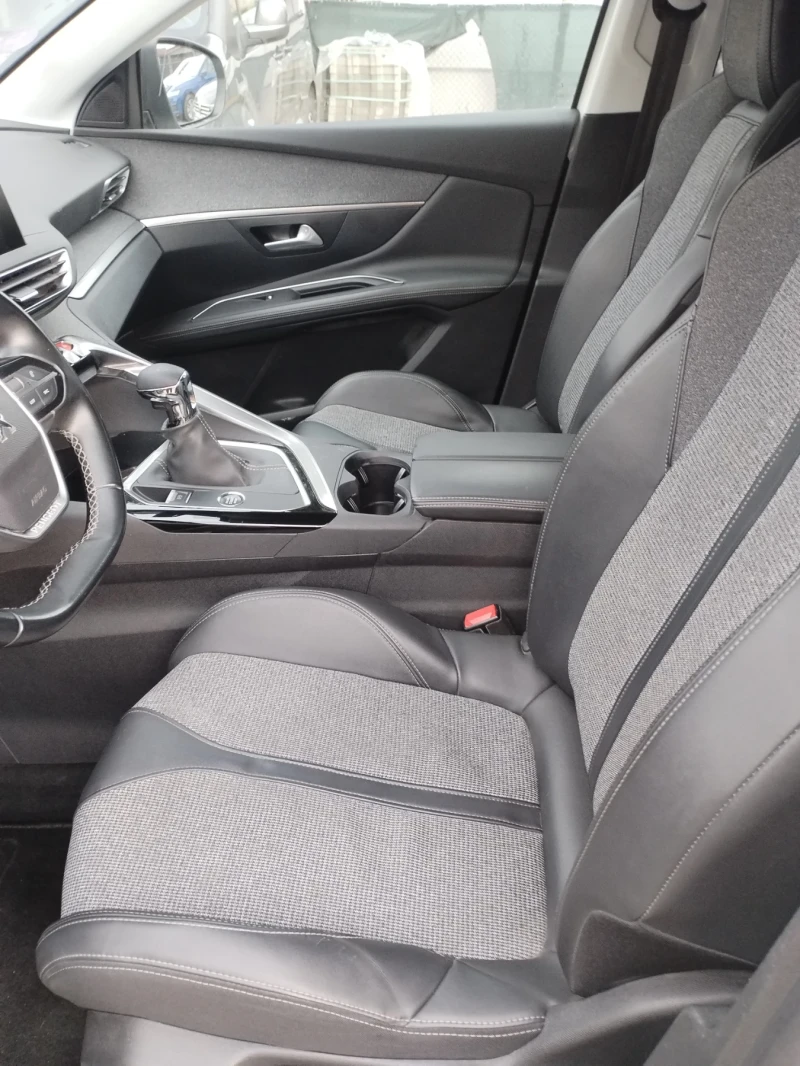Peugeot 3008 Gt line1.2Pure Tech130BVM6, снимка 8 - Автомобили и джипове - 53225972