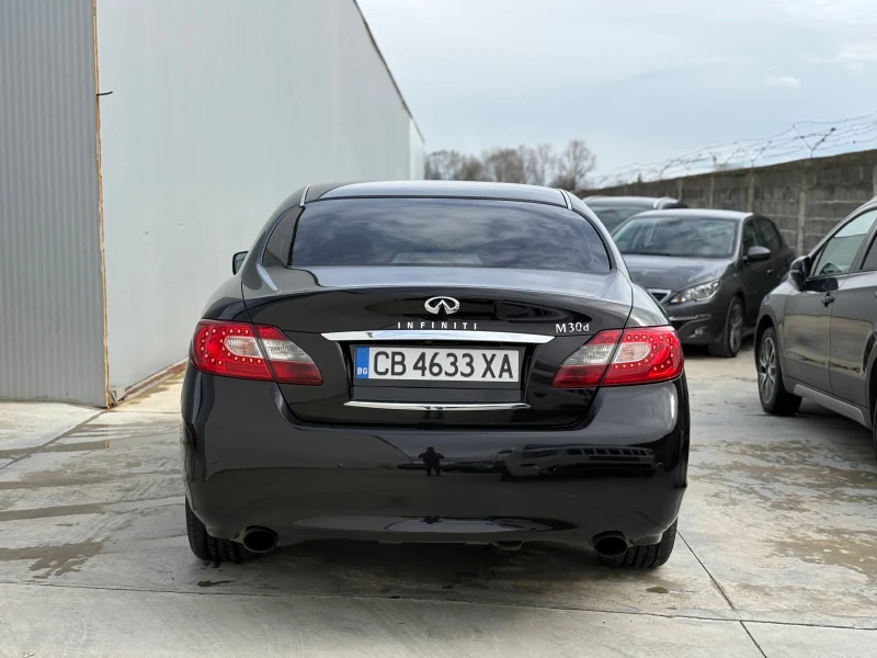 Infiniti M 3.0D Full Max* Distronic* Обдухване* 7G* 238кс* , снимка 4 - Автомобили и джипове - 53283937