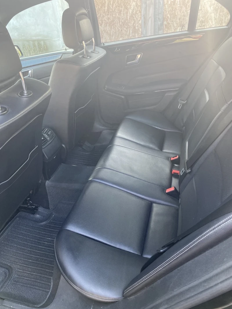 Mercedes-Benz E 200, снимка 12 - Автомобили и джипове - 53404611