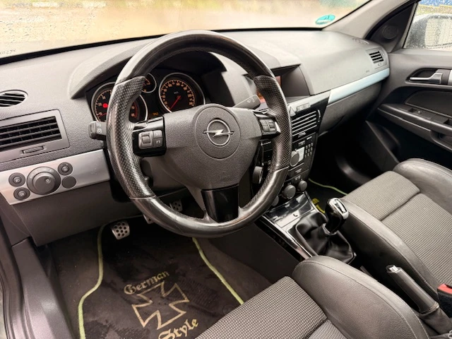 Opel Astra SPORT 1.8 i, снимка 10 - Автомобили и джипове - 53974890