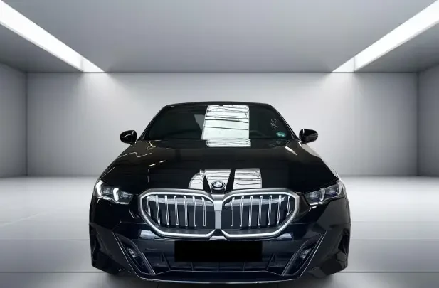BMW 520 d xDrive = M-Sport = Shadow Line Гаранция