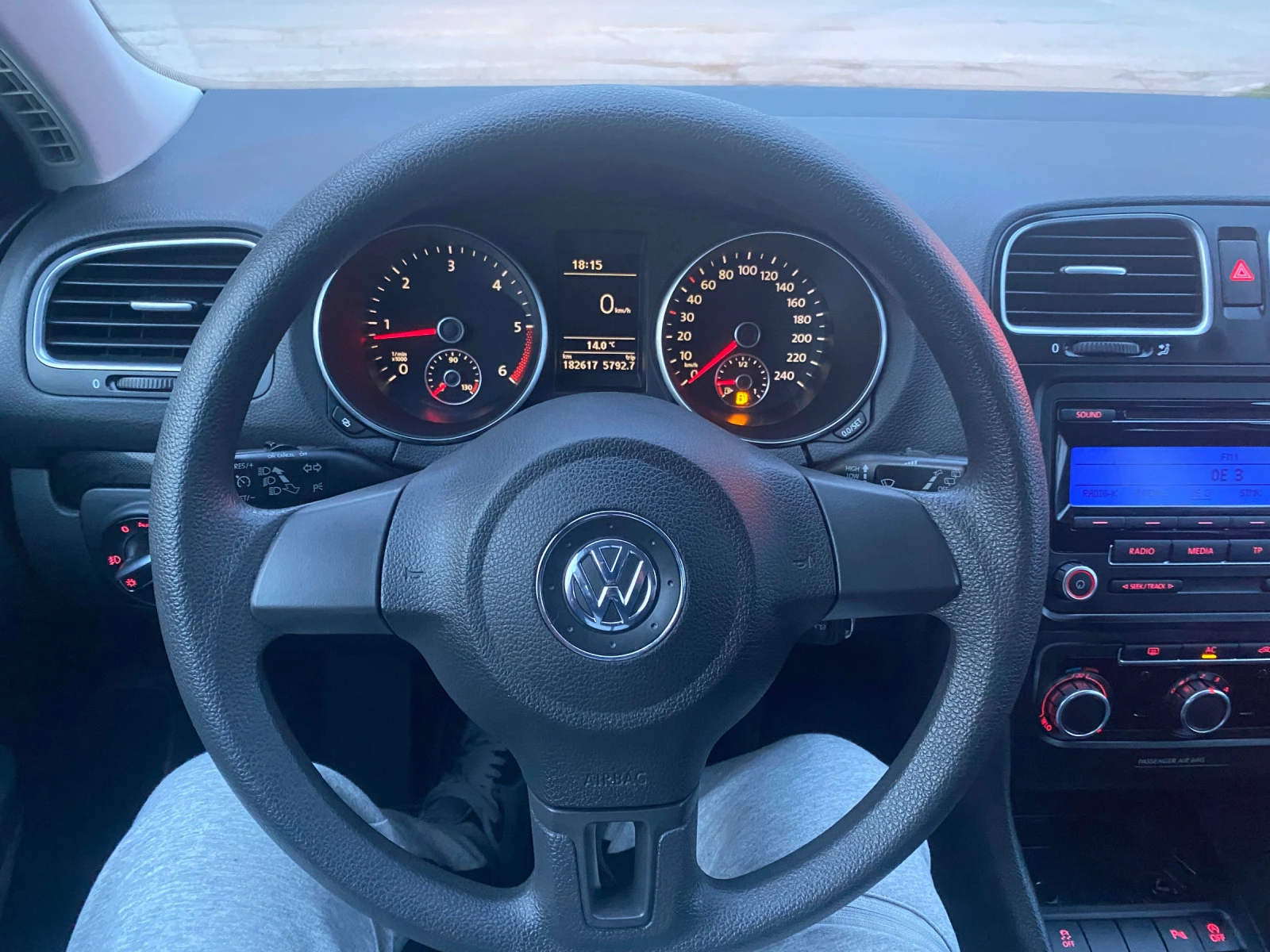 VW Golf 1.6TDI 105 k.s - изображение 9