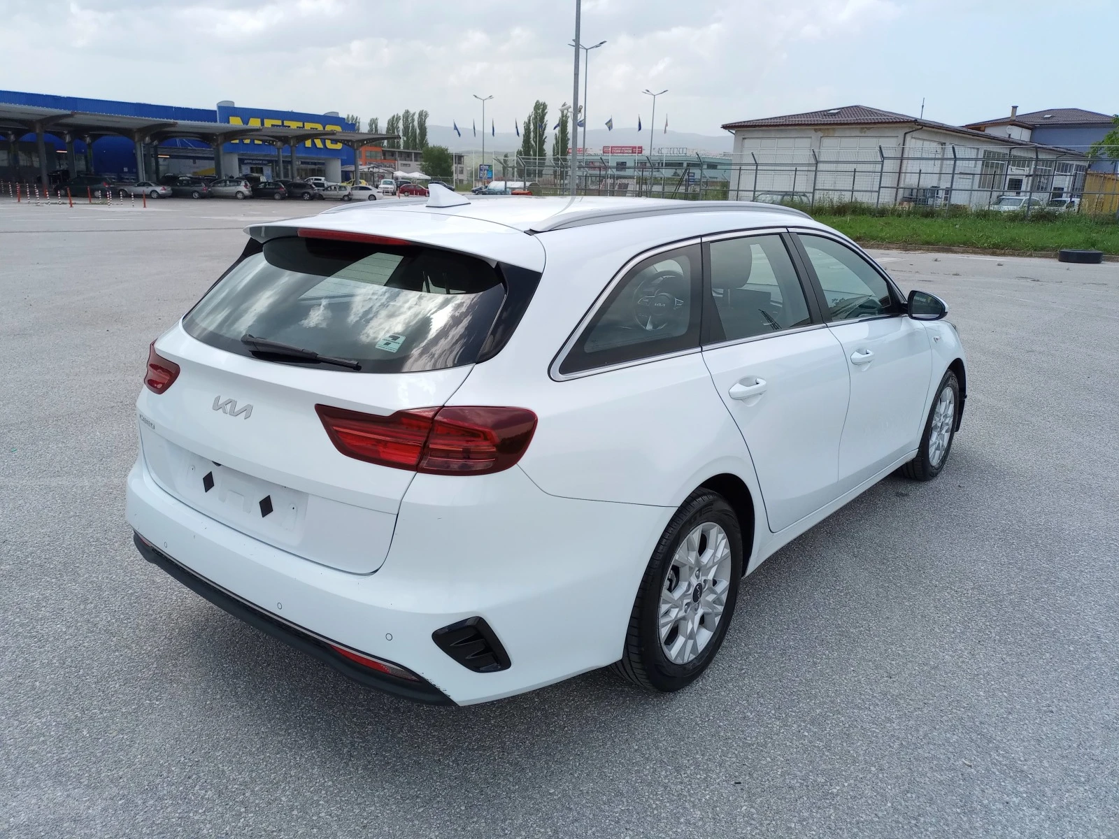 Kia Ceed 1.0 TGDI EURO6 КАТО НОВА - изображение 3