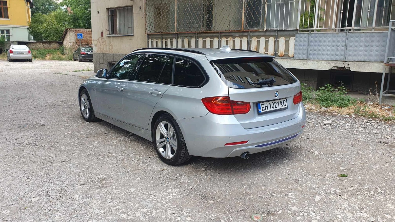 BMW 320 BMW 320 2.0 d sport Xdrive - изображение 5