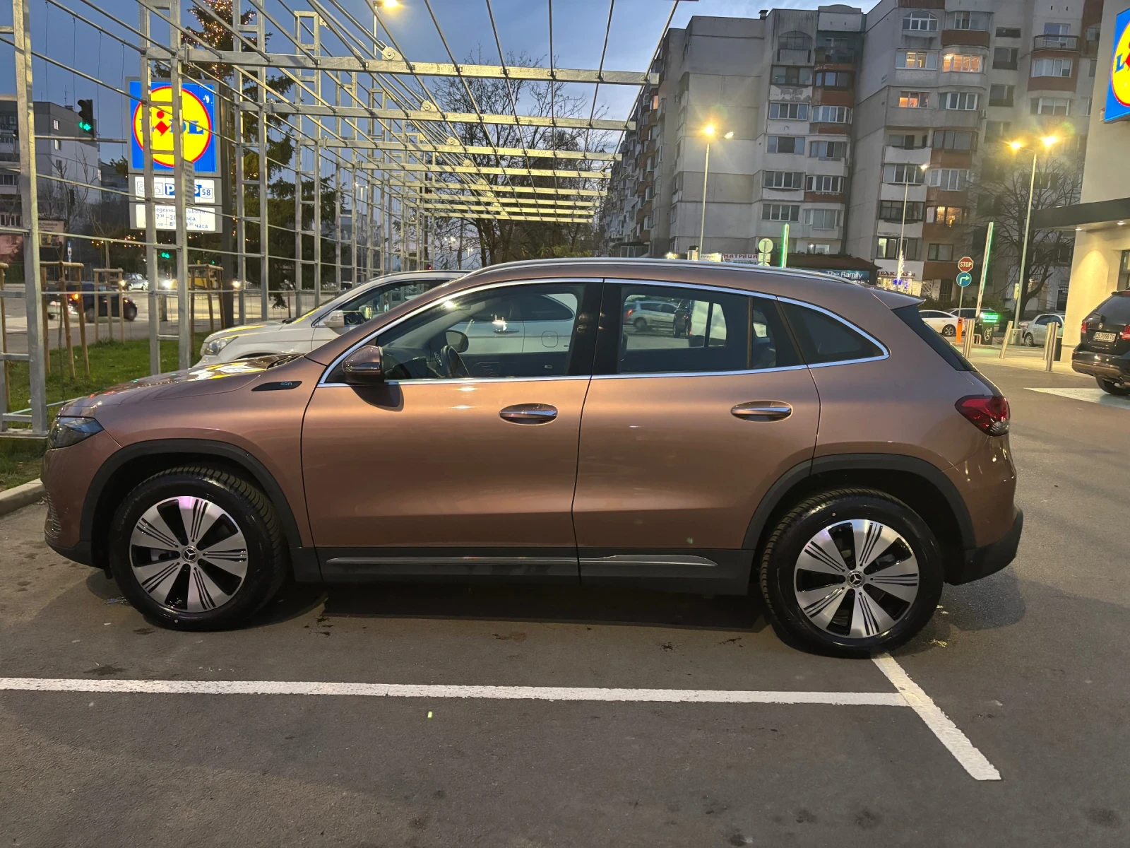 Mercedes-Benz EQA 300 4MATIC ����������� | Mobile.bg � ����������� 4