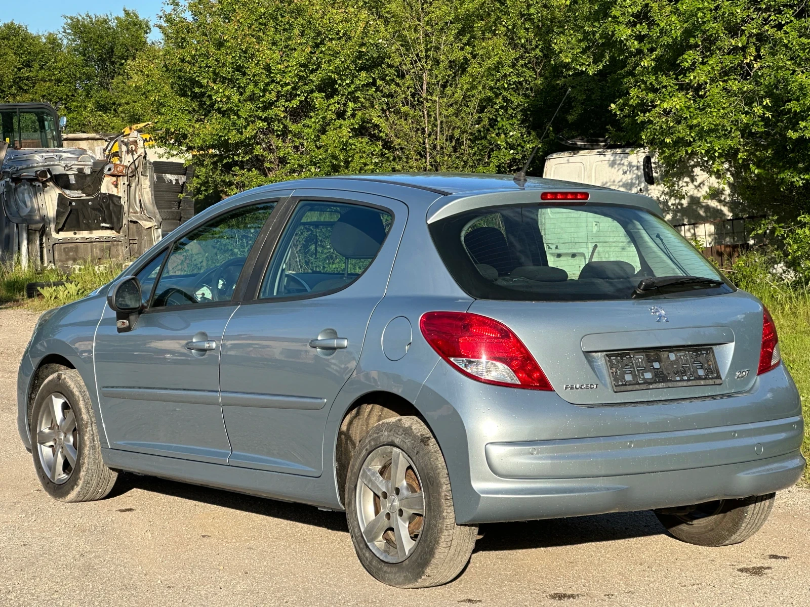 Peugeot 207 1.4 - изображение 2