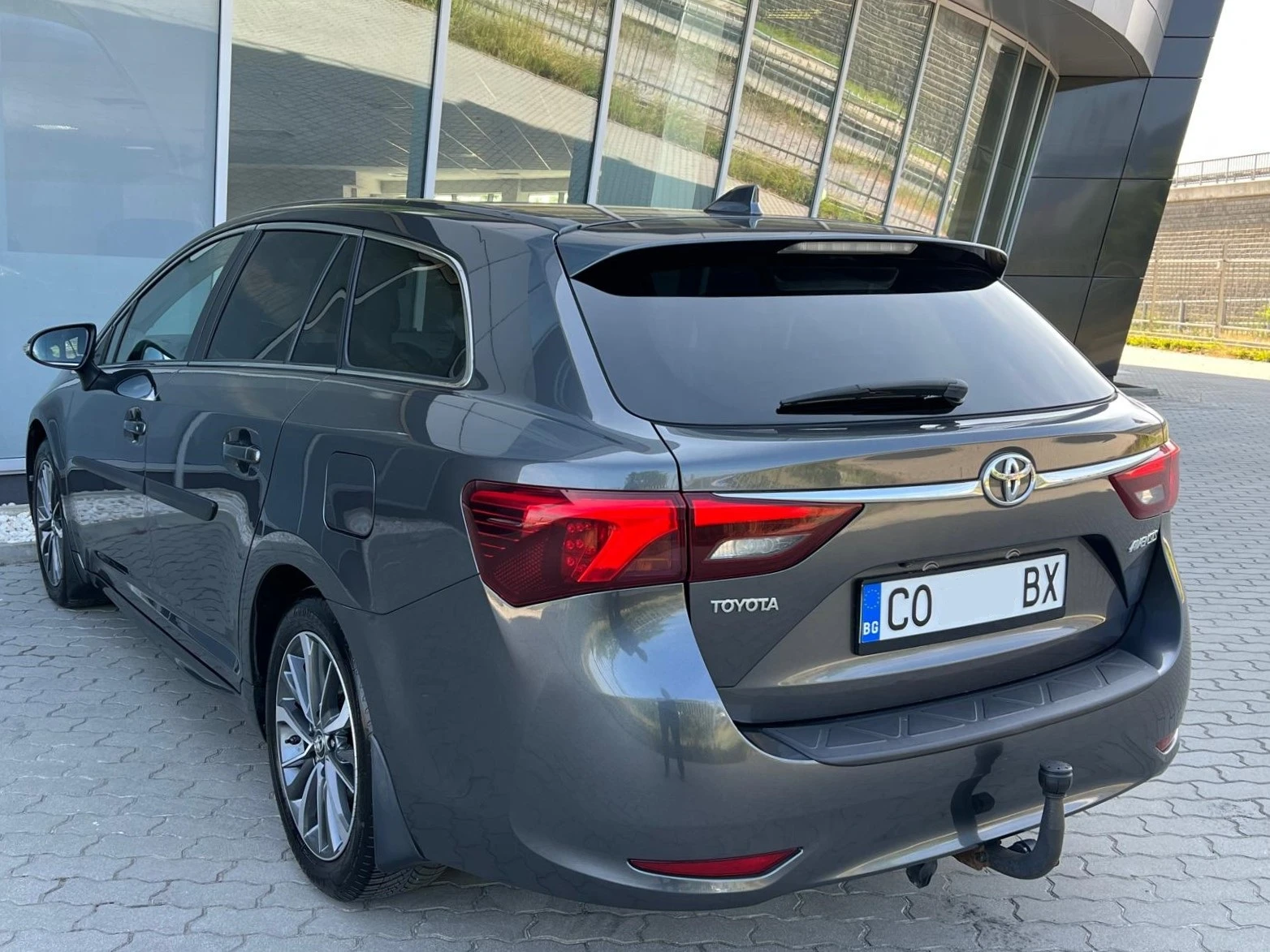 Toyota Avensis ПЪЛНА СЕРВИЗНА ИСТОРИЯ Обслужен в Тойота ПЕРФЕКТЕН - изображение 4