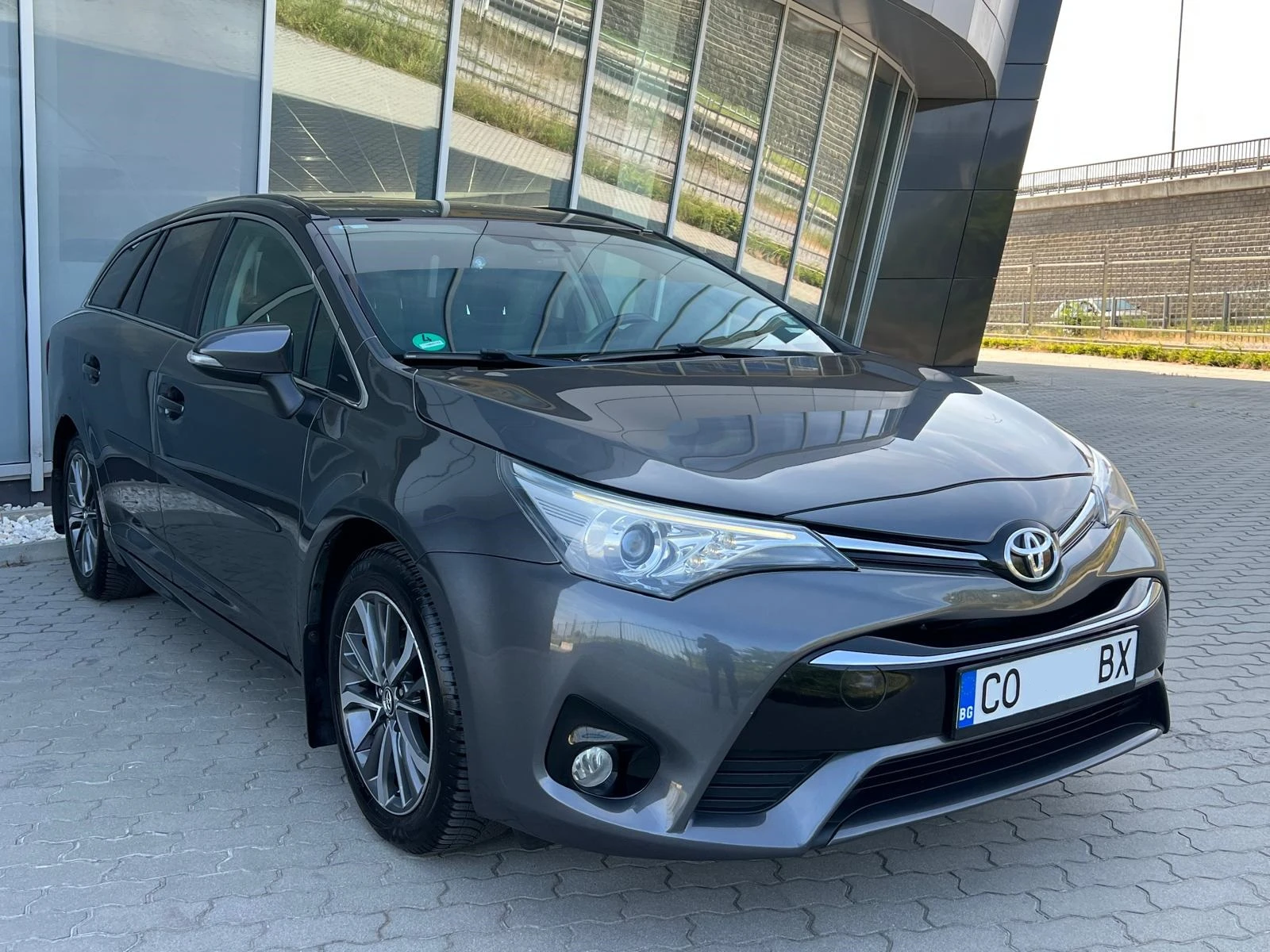 Toyota Avensis ПЪЛНА СЕРВИЗНА ИСТОРИЯ Обслужен в Тойота ПЕРФЕКТЕН - изображение 2