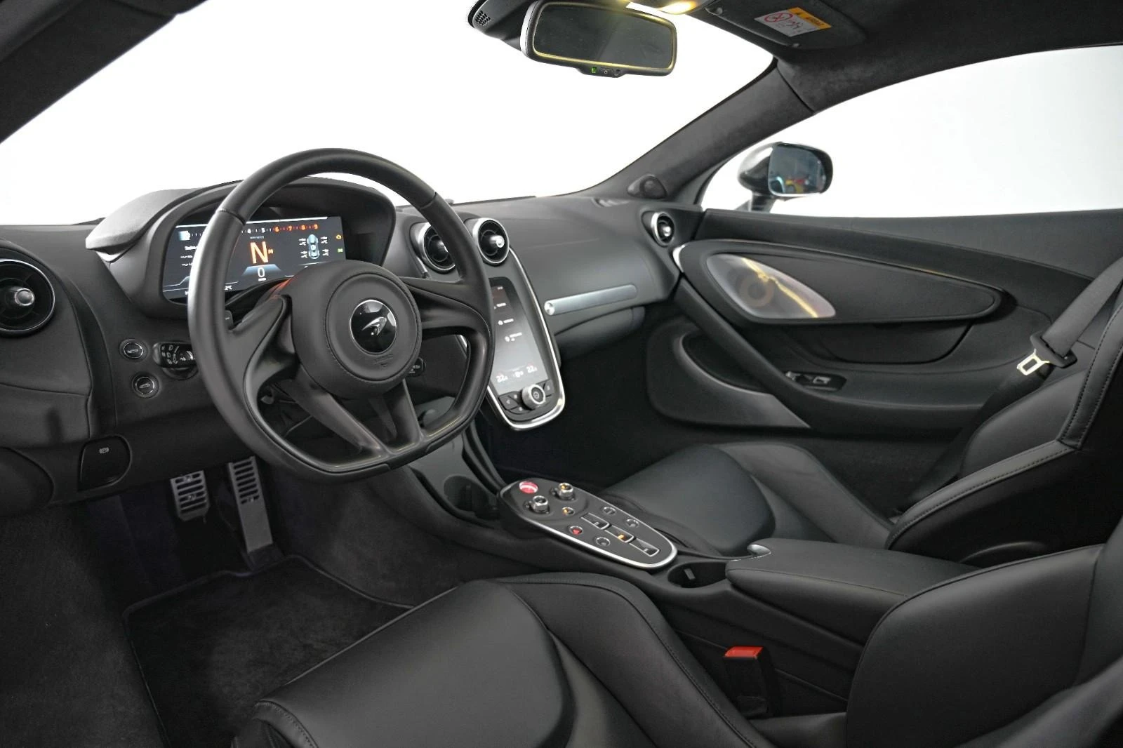 McLaren GT PREMIUM PANO LIFT  - изображение 8