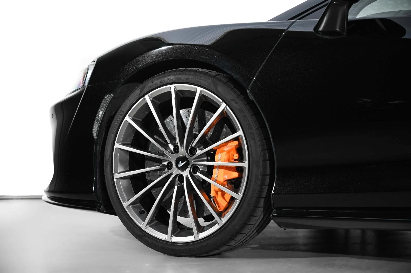 McLaren GT PREMIUM PANO LIFT  | Mobile.bg   16