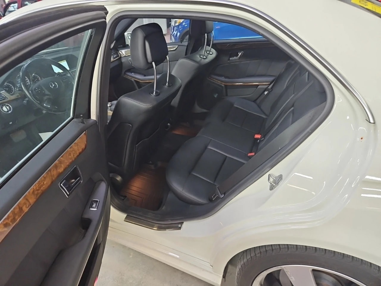 Mercedes-Benz E 350 * CARFAX * АВТО КРЕДИТ * ЦЕНА ДО БГ! - изображение 9