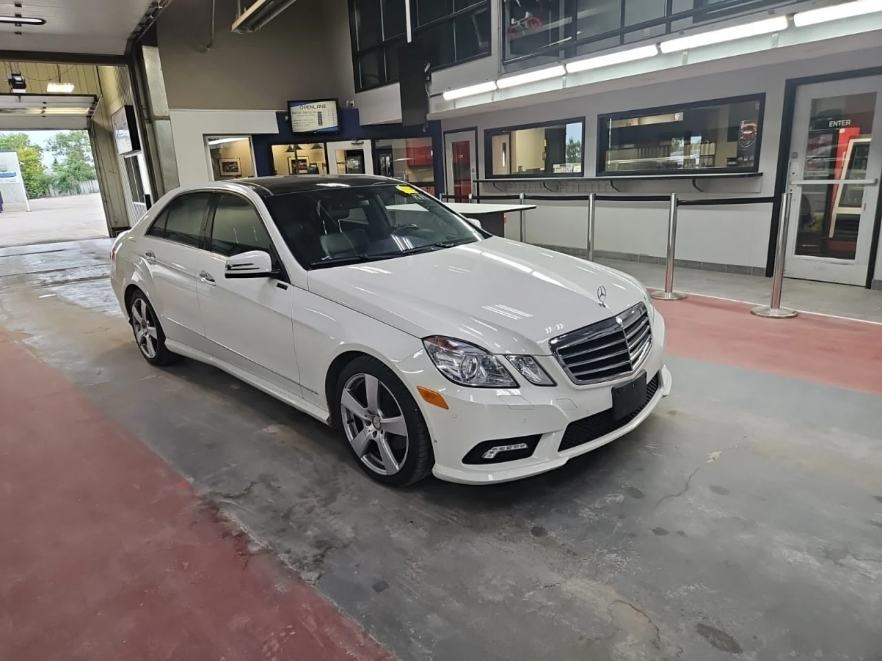 Mercedes-Benz E 350 * CARFAX * АВТО КРЕДИТ * ЦЕНА ДО БГ! - изображение 2